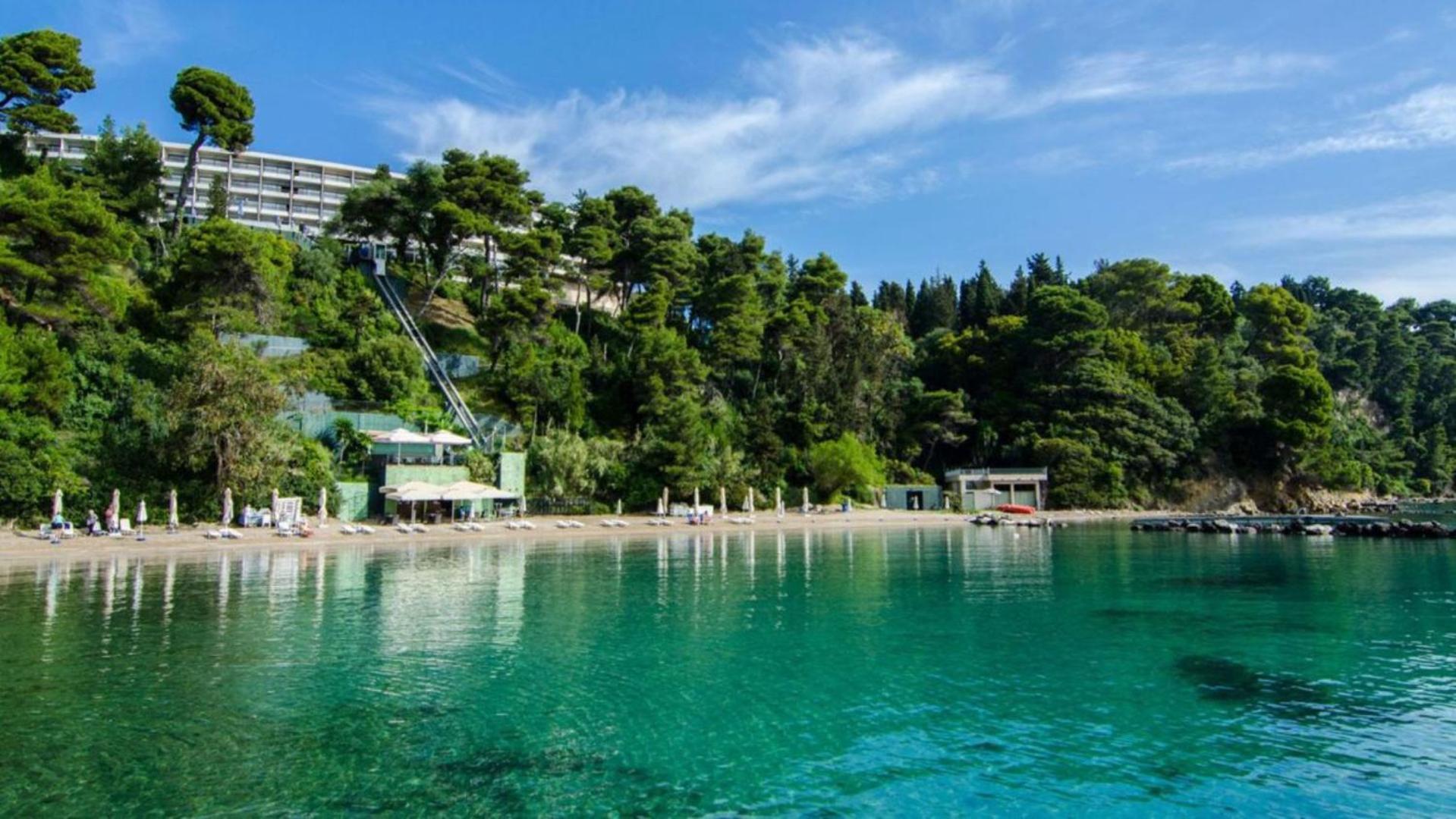 Corfu Holiday Palace Perama (Corfu) Exterior foto View of the resort
