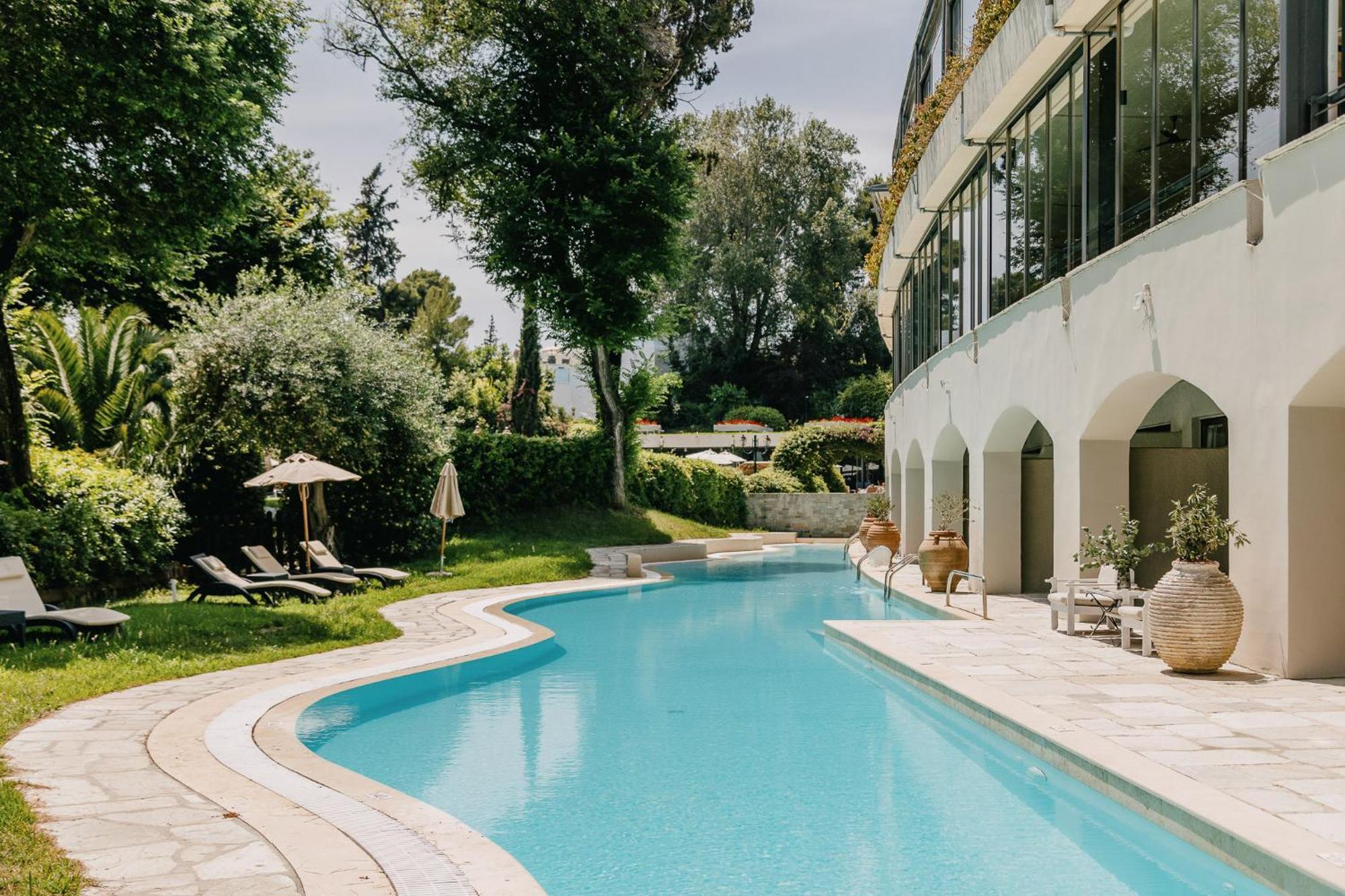 Corfu Holiday Palace Perama (Corfu) Exterior foto The swimming pool at the hotel