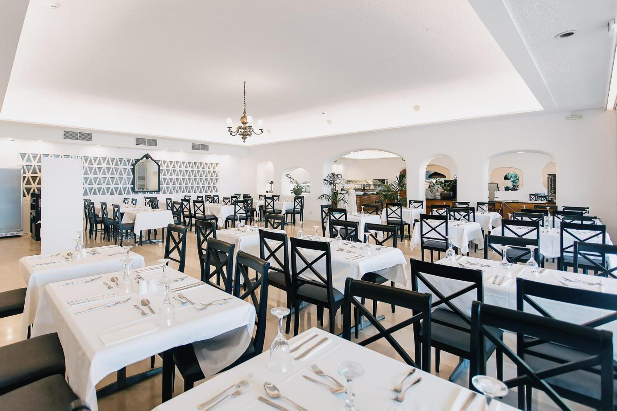 Corfu Holiday Palace Perama (Corfu) Exterior foto The restaurant