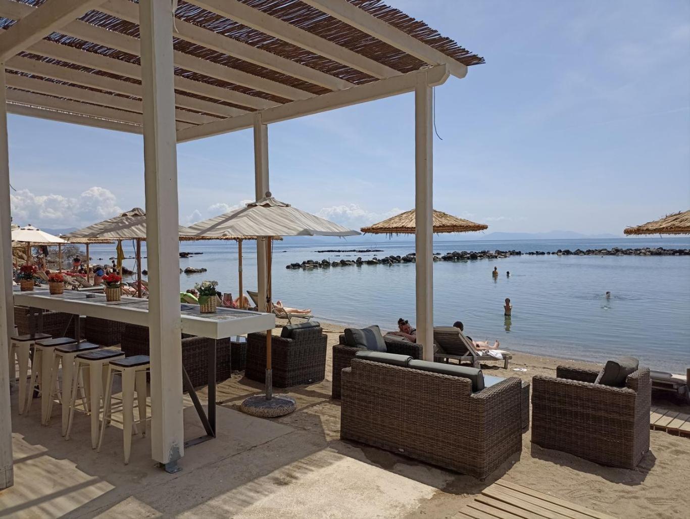 Corfu Holiday Palace Perama (Corfu) Exterior foto Beach bar in Crete