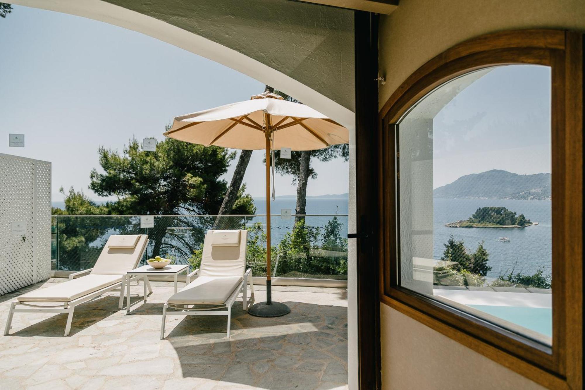 Corfu Holiday Palace Perama (Corfu) Exterior foto View from the hotel