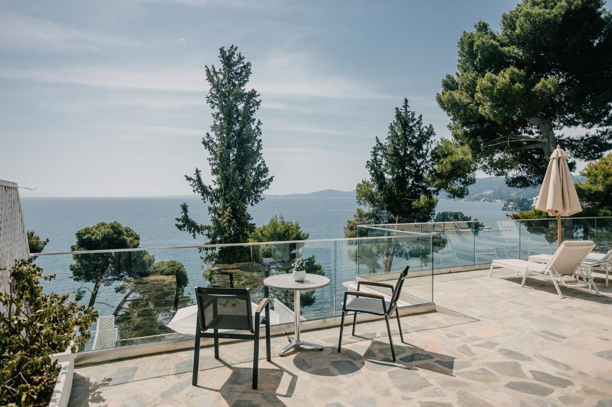 Corfu Holiday Palace Perama (Corfu) Exterior foto View from the hotel