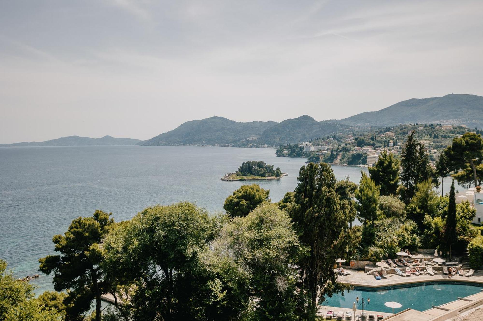 Corfu Holiday Palace Perama (Corfu) Exterior foto View of the peninsula