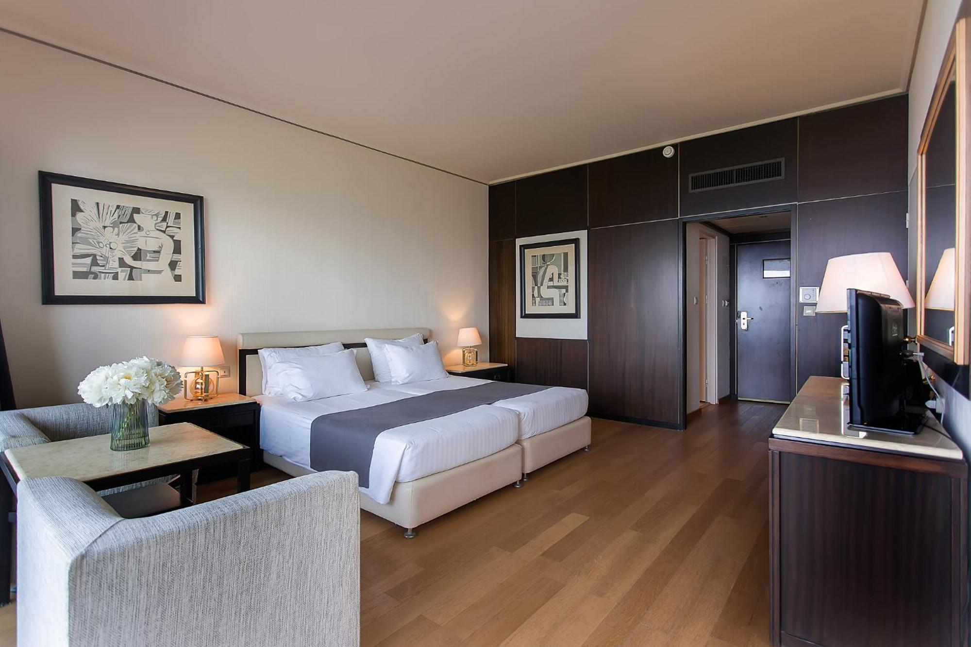 Corfu Holiday Palace Perama (Corfu) Exterior foto A room at the hotel