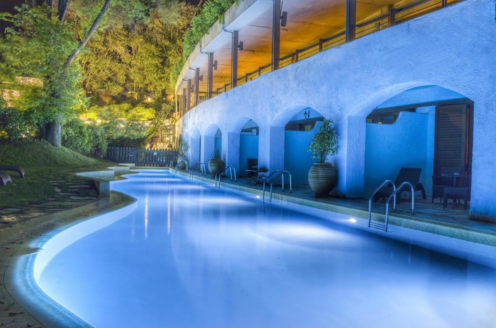 Corfu Holiday Palace Perama (Corfu) Exterior foto The swimming pool at the hotel