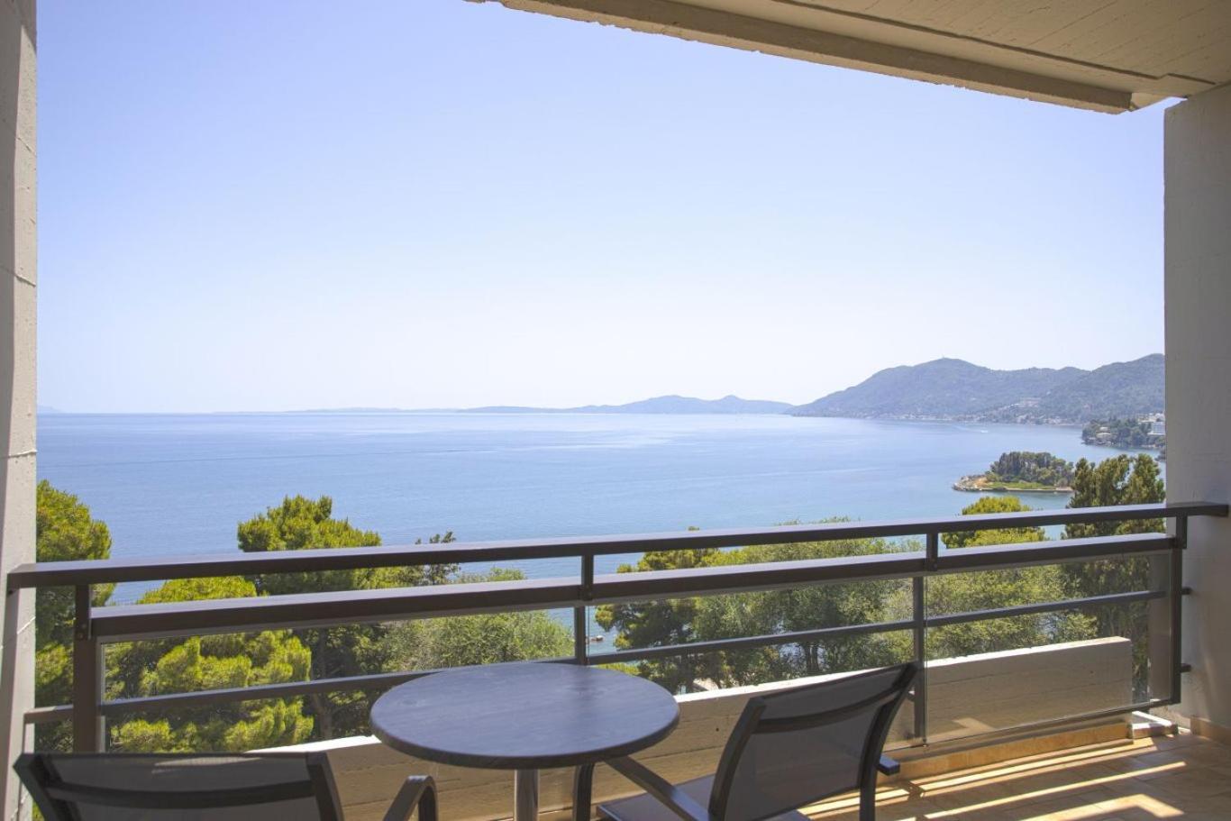 Corfu Holiday Palace Perama (Corfu) Exterior foto View from the balcony of a suite at the Hotel Splendid